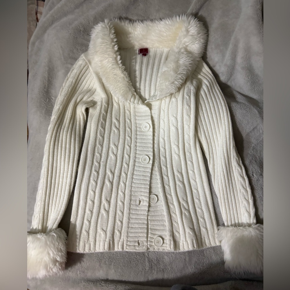 Y2K Knit Sweater With Faux Fur Collar and Cuffs